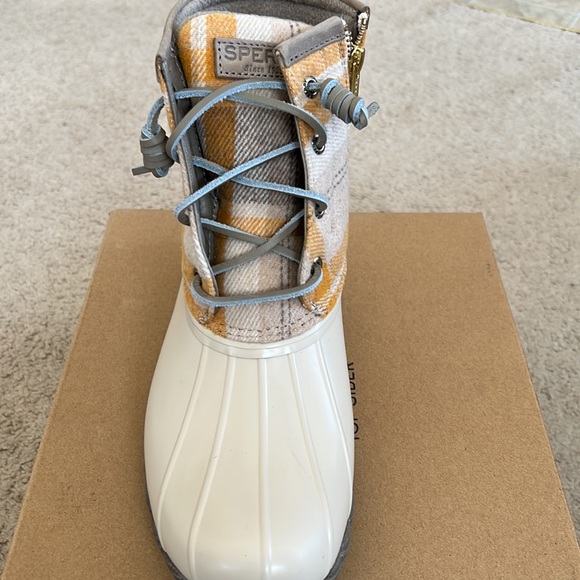 Sperry Women's Saltwater Wool Plaid Duck Boots - Picture 7 of 10